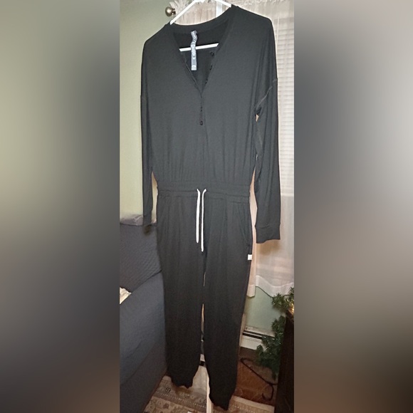 Vuori Pants - Vuori Charcoal Jumpsuit Size XS -